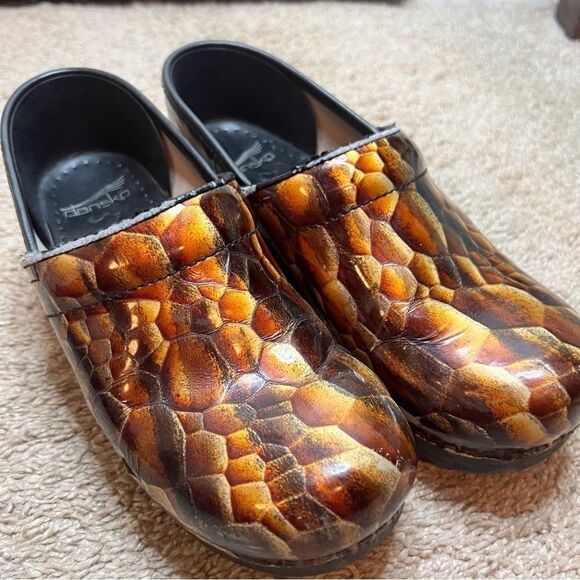 Dansko Professional Shoe, Size 38 or 7.5-8.  Good Used‎ Condition. - Picture 4 of 7
